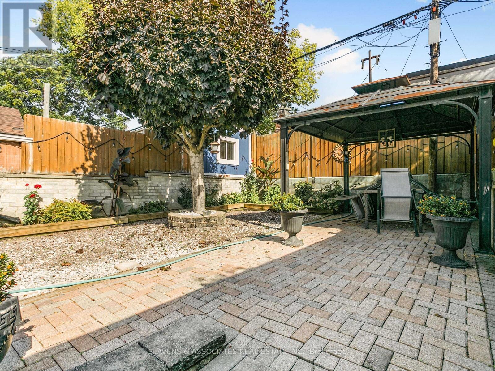 Basement - 213b Blackthorn Avenue, Toronto, Ontario  M6N 3H7 - Photo 12 - W12516098