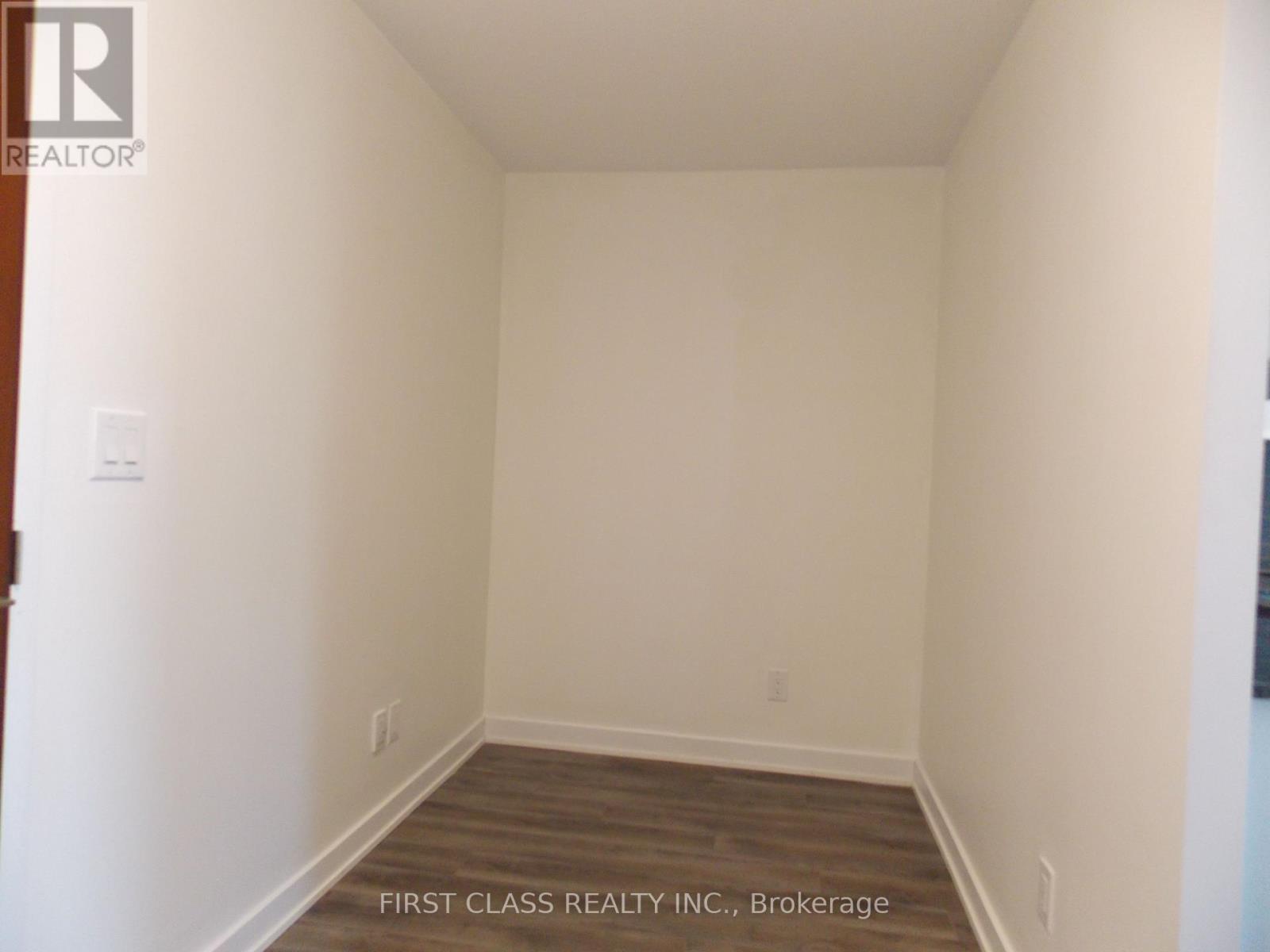 808 - 160 Flemington Road, Toronto, Ontario  M6A 2P3 - Photo 2 - W12684172