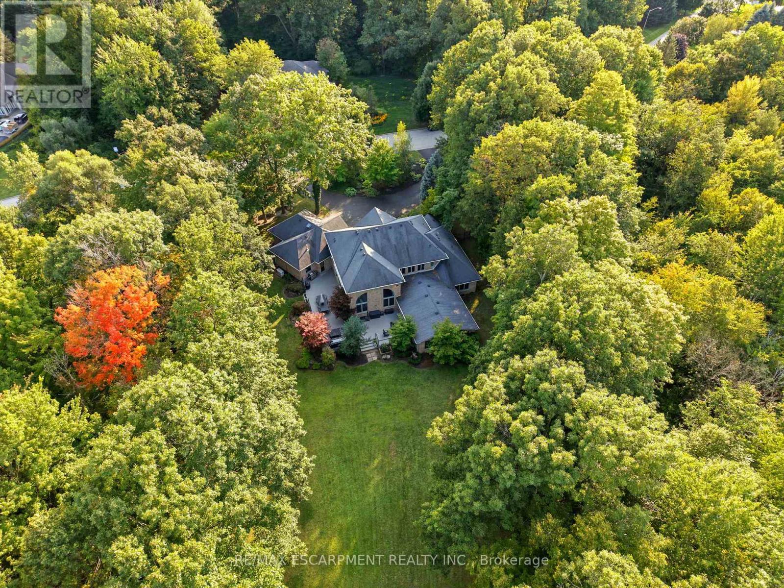 26 Parkshore Place, Hamilton, Ontario  L0R 1H1 - Photo 49 - X12398725