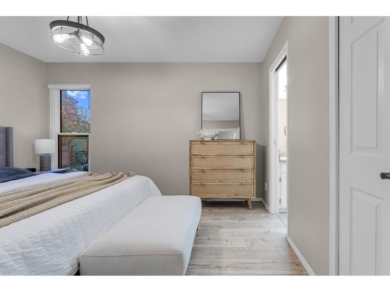 11585 Royal Crescent, Surrey, British Columbia  V3V 6V5 - Photo 13 - R3078000