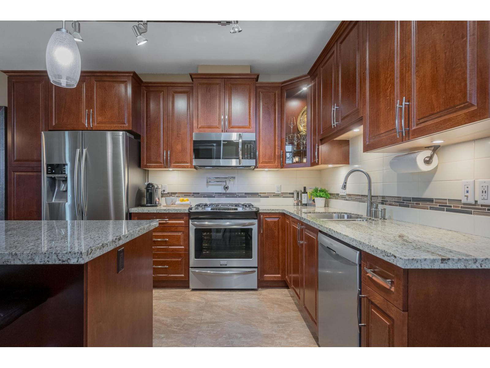 A503 8218  207a Street, Langley, British Columbia  V2Y 0X9 - Photo 3 - R3074606