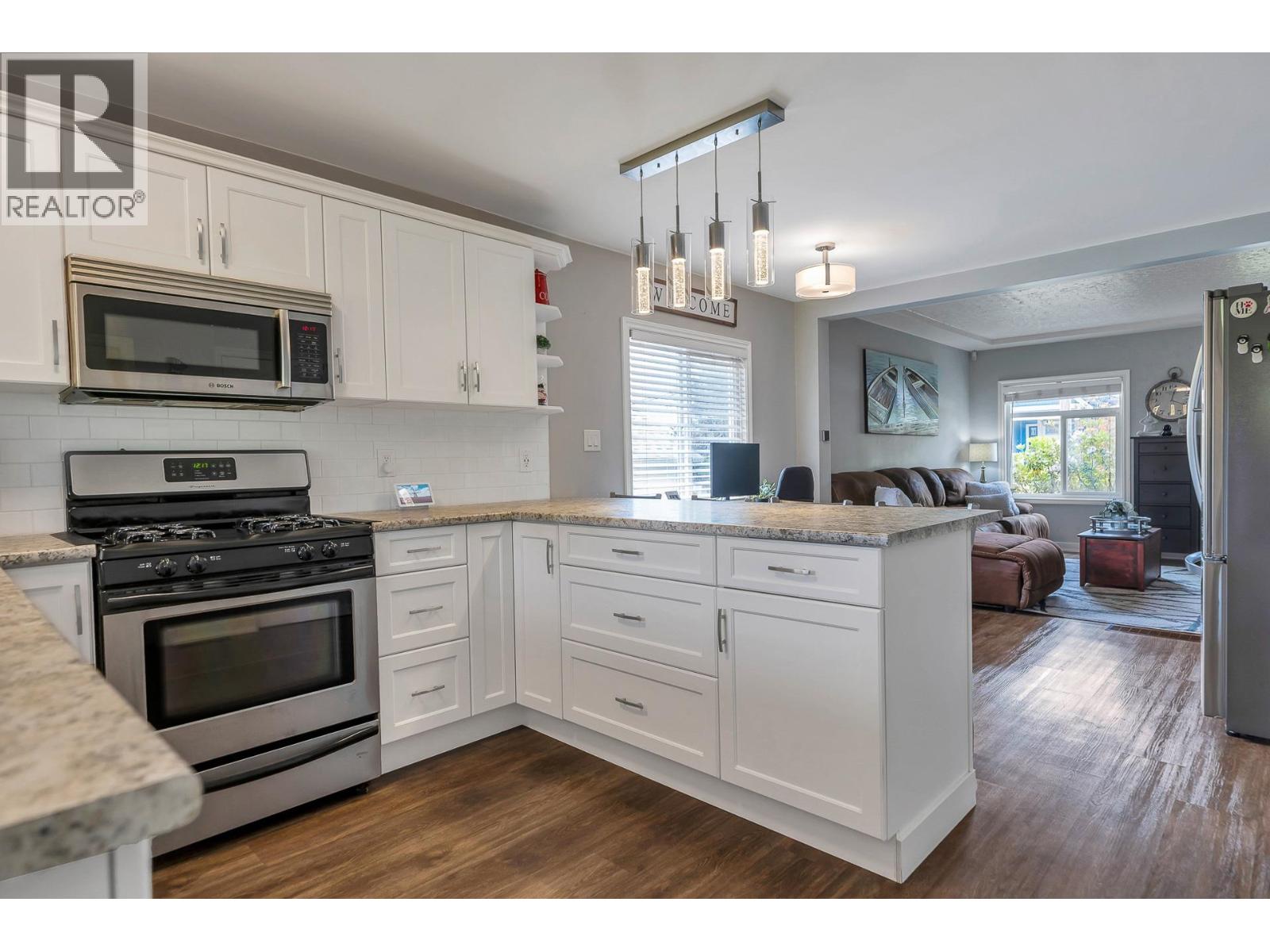 221 Lebleu Street, Coquitlam, British Columbia  V3K 4L7 - Photo 4 - R3061312