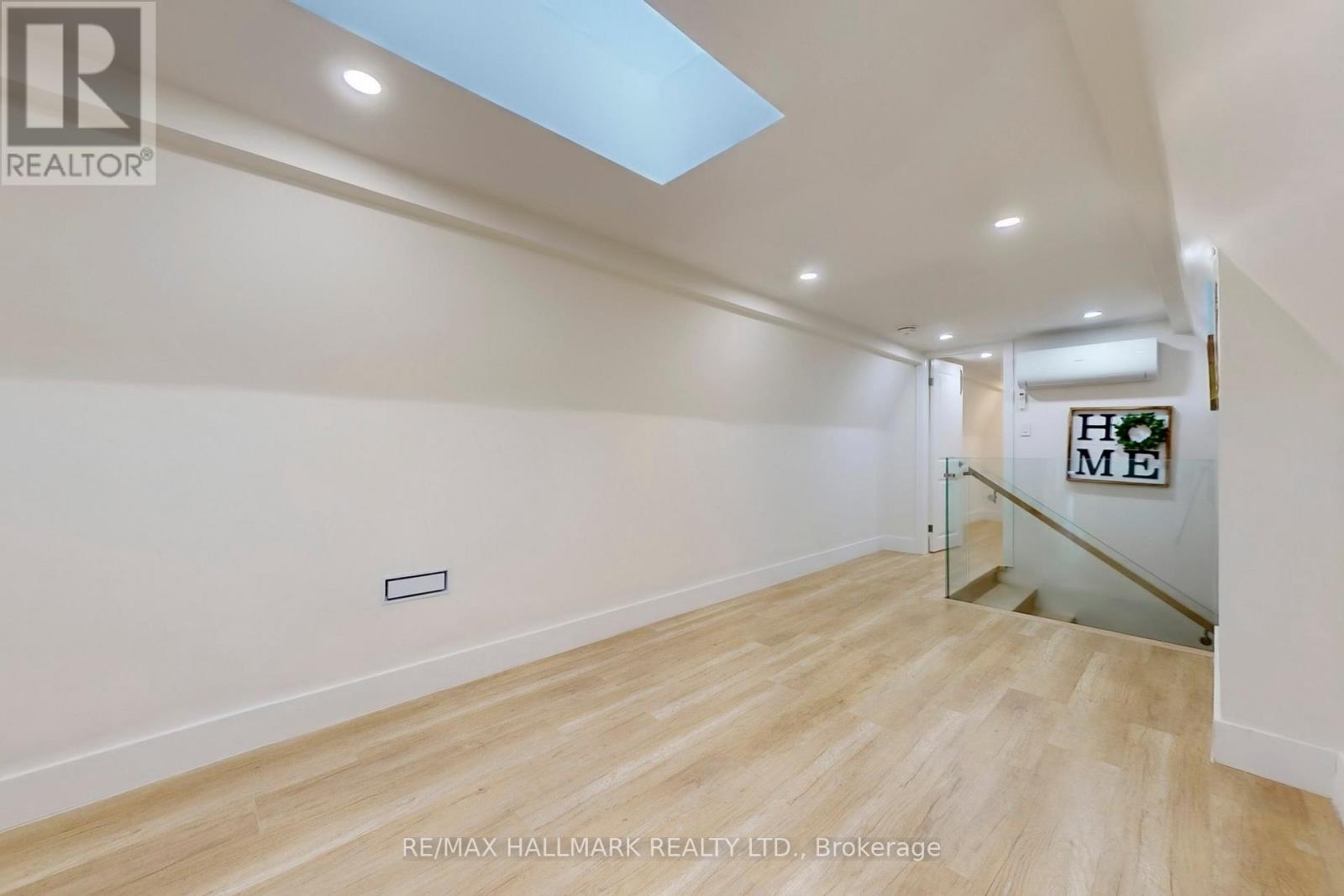 16 Mulberry Crescent, Toronto, Ontario  M6C 1N5 - Photo 28 - C12689066