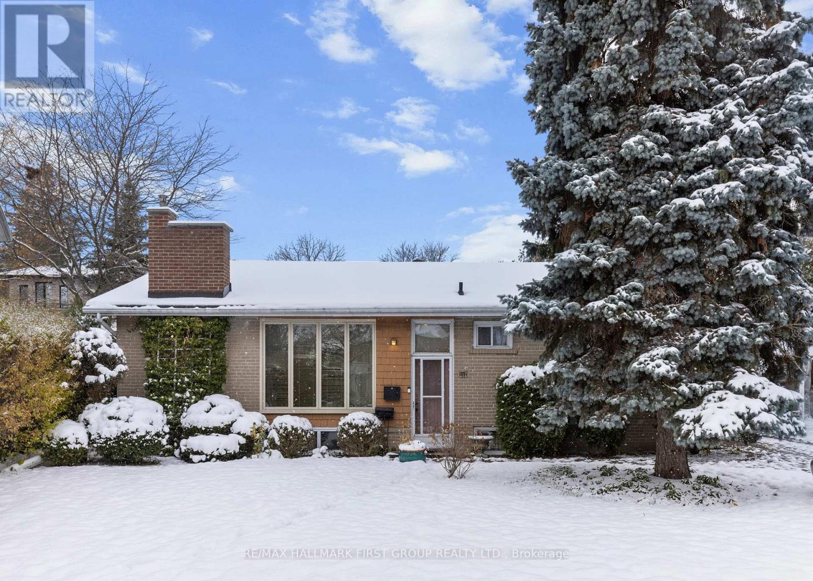 11 Merredin Place, Toronto, Ontario  M3B 1S7 - Photo 1 - C12689096