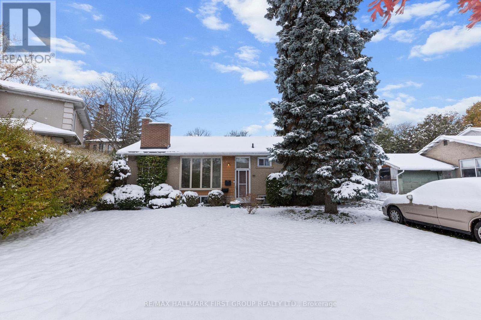 11 Merredin Place, Toronto, Ontario  M3B 1S7 - Photo 2 - C12689096