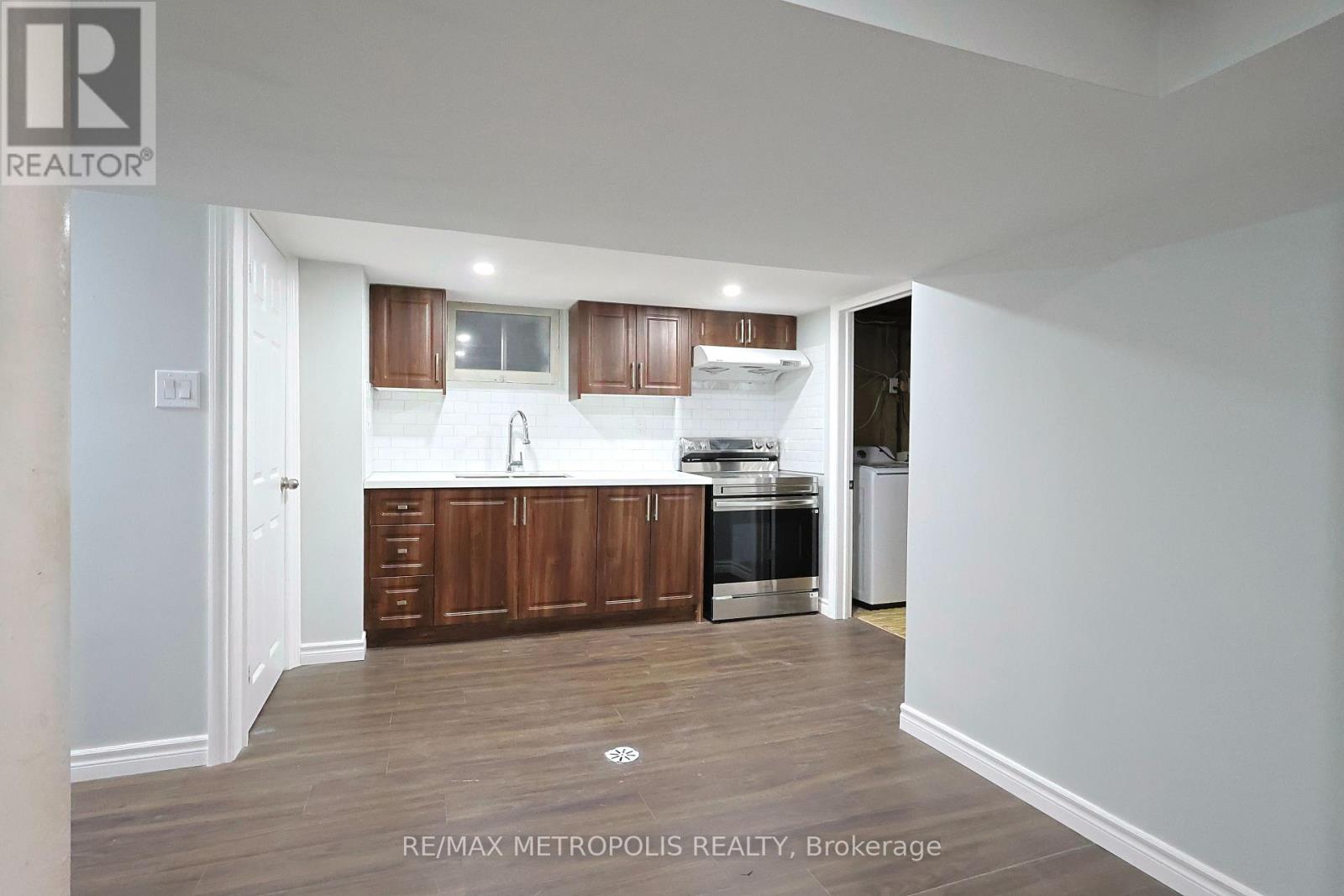 Bsmt - 23 Mountland Drive, Toronto, Ontario  M1G 2N7 - Photo 3 - E12689120