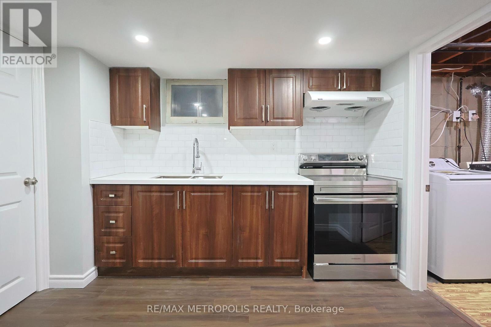 Bsmt - 23 Mountland Drive, Toronto, Ontario  M1G 2N7 - Photo 4 - E12689120