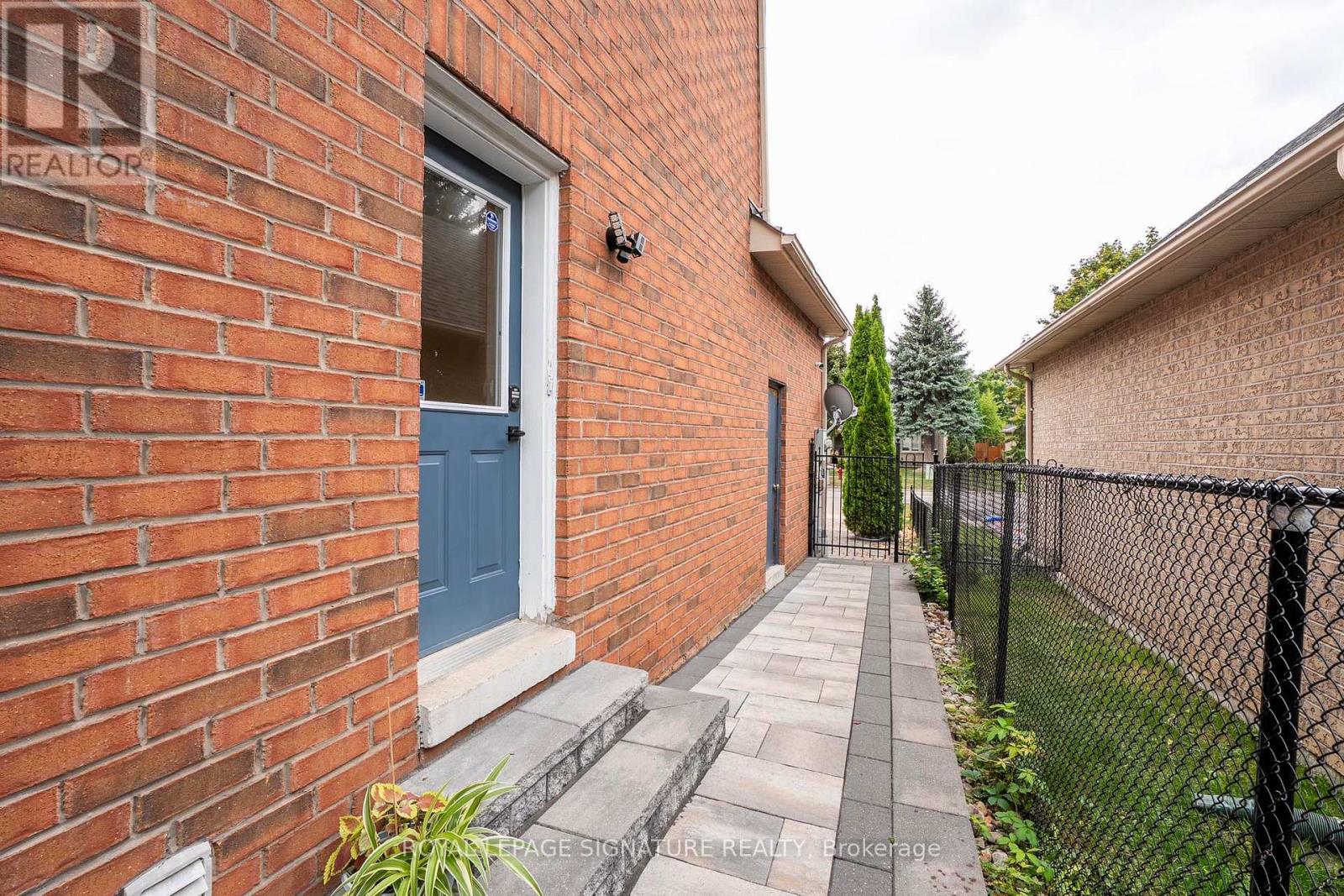 1067 Ivsbridge Boulevard, Newmarket, Ontario  L3X 1N3 - Photo 48 - N12689116