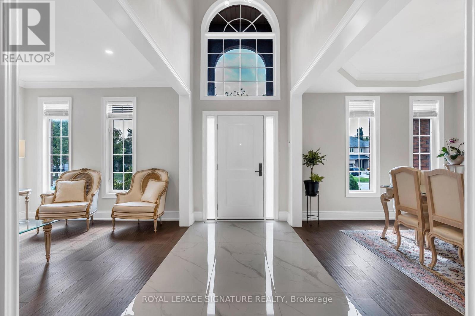 1067 Ivsbridge Boulevard, Newmarket, Ontario  L3X 1N3 - Photo 6 - N12689116