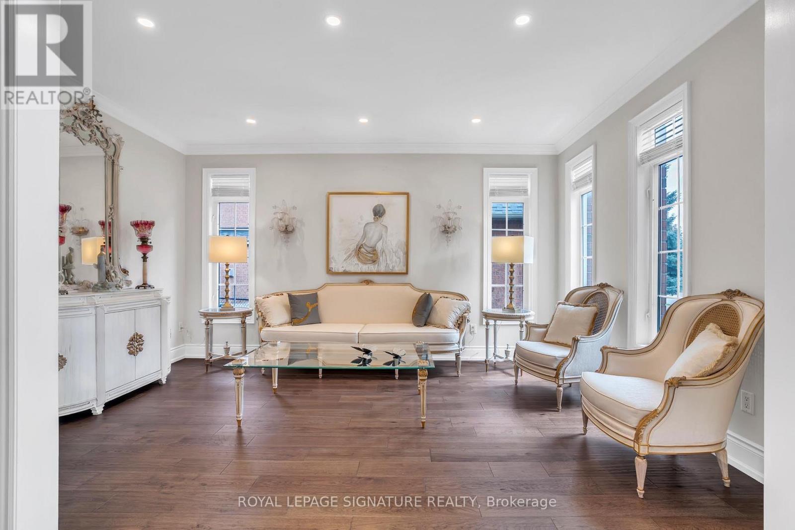 1067 Ivsbridge Boulevard, Newmarket, Ontario  L3X 1N3 - Photo 8 - N12689116