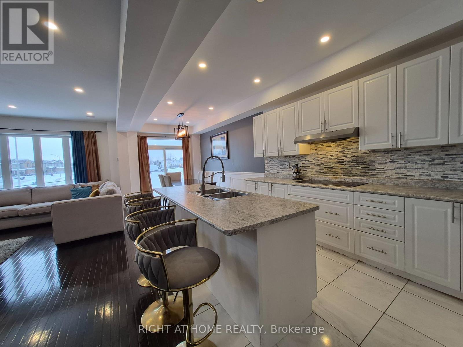 57 Sasco Way, Essa, Ontario  L3W 0C8 - Photo 10 - N12689182