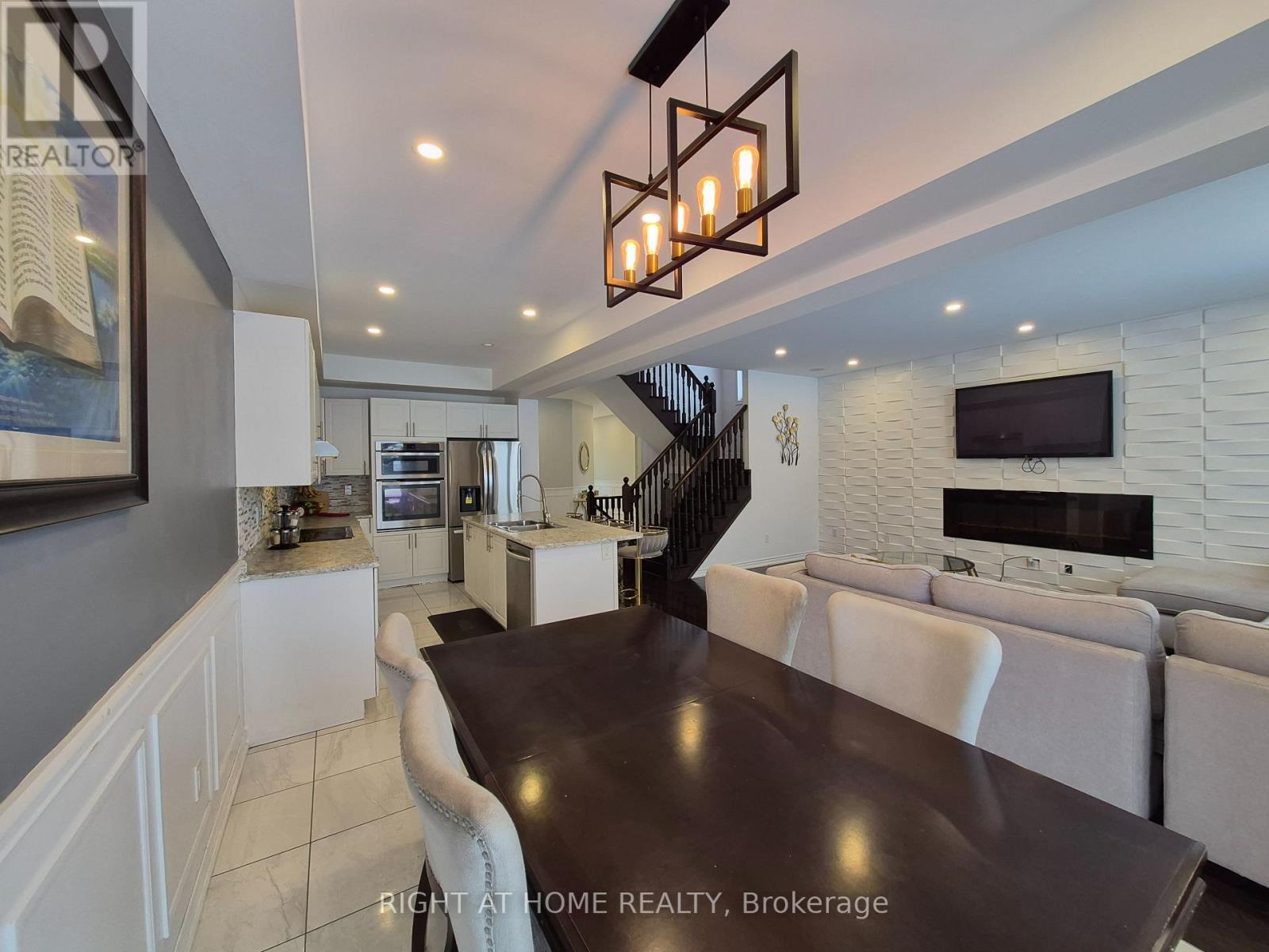 57 Sasco Way, Essa, Ontario  L3W 0C8 - Photo 11 - N12689182