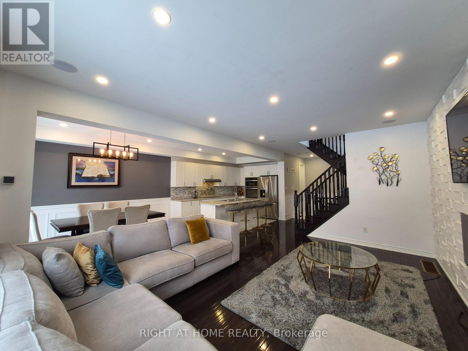 57 Sasco Way, Essa, Ontario  L3W 0C8 - Photo 16 - N12689182