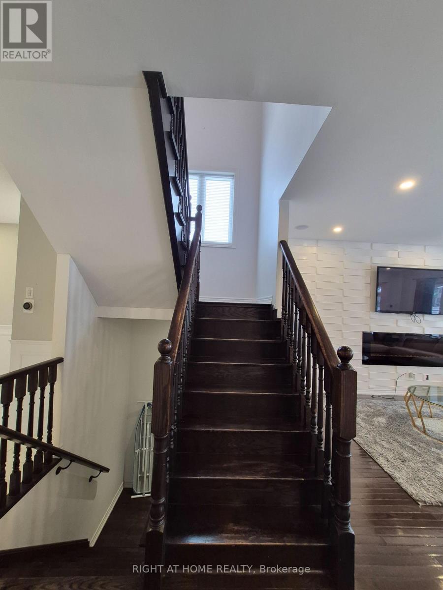 57 Sasco Way, Essa, Ontario  L3W 0C8 - Photo 17 - N12689182