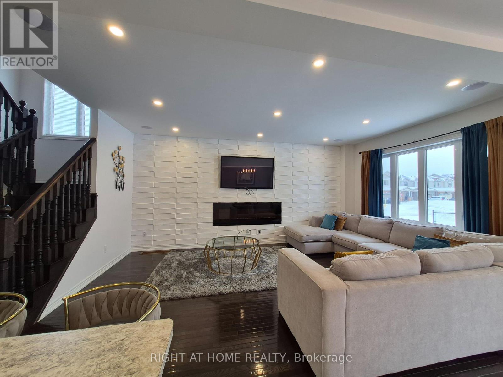 57 Sasco Way, Essa, Ontario  L3W 0C8 - Photo 6 - N12689182