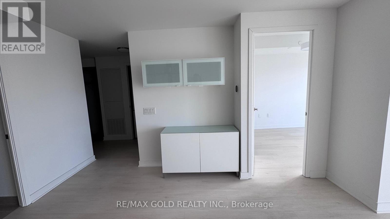 4506 - 3900 Confederation Parkway, Mississauga, Ontario  L5B 0M3 - Photo 17 - W12688632