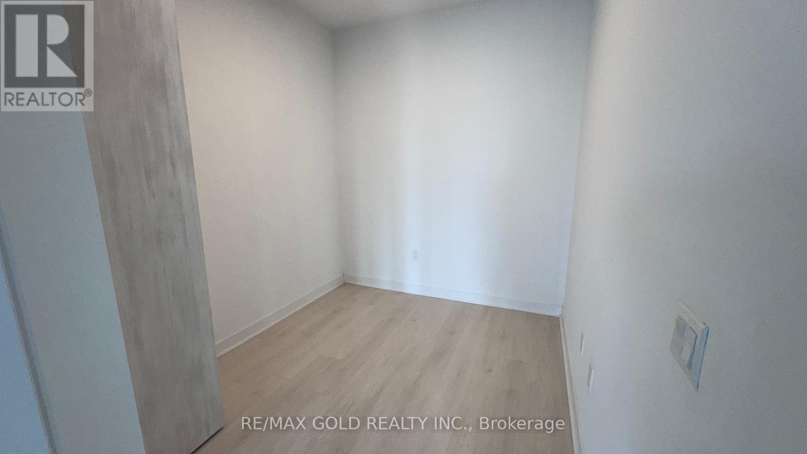 4506 - 3900 Confederation Parkway, Mississauga, Ontario  L5B 0M3 - Photo 11 - W12688632