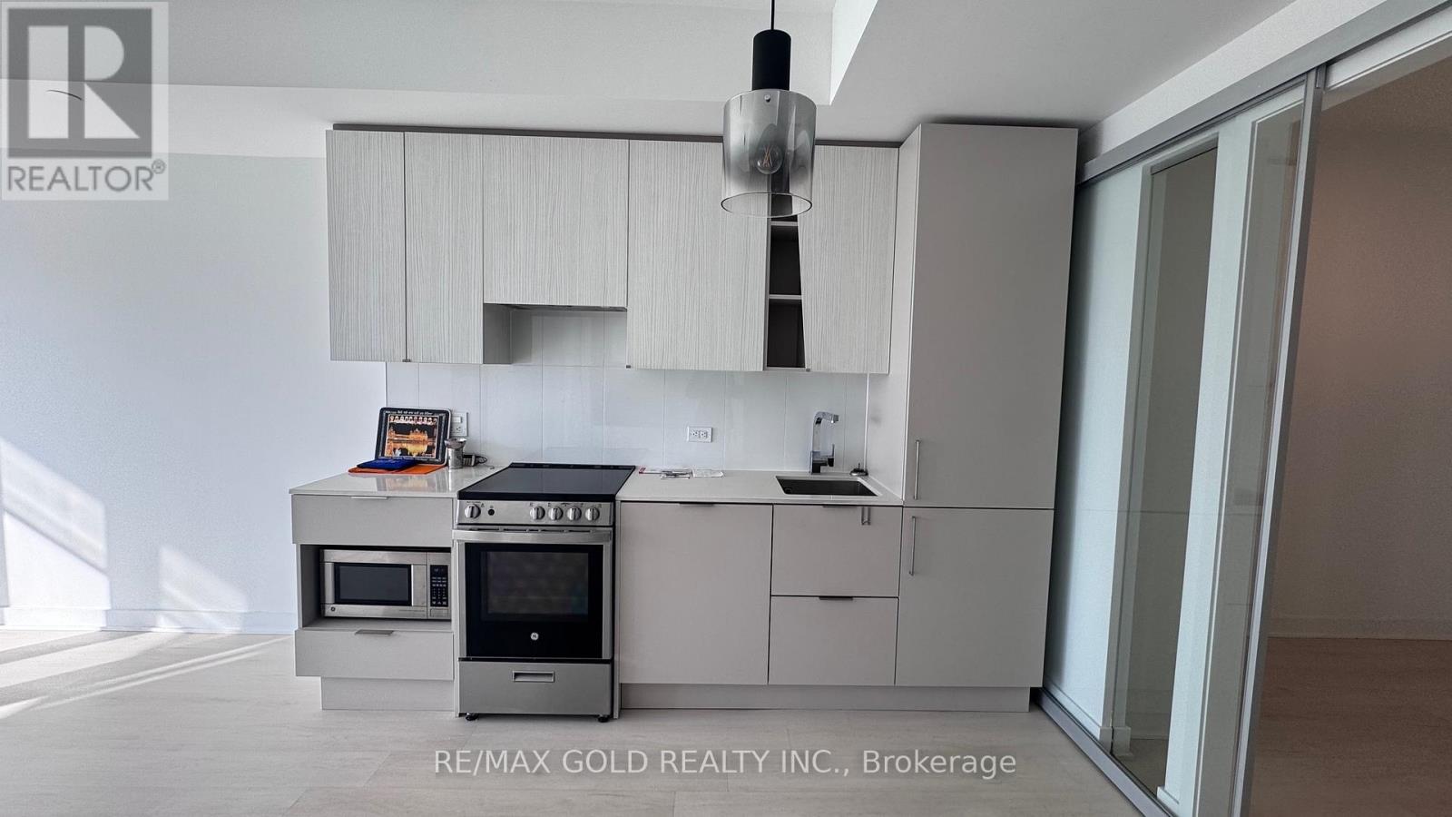 4506 - 3900 Confederation Parkway, Mississauga, Ontario  L5B 0M3 - Photo 13 - W12688632