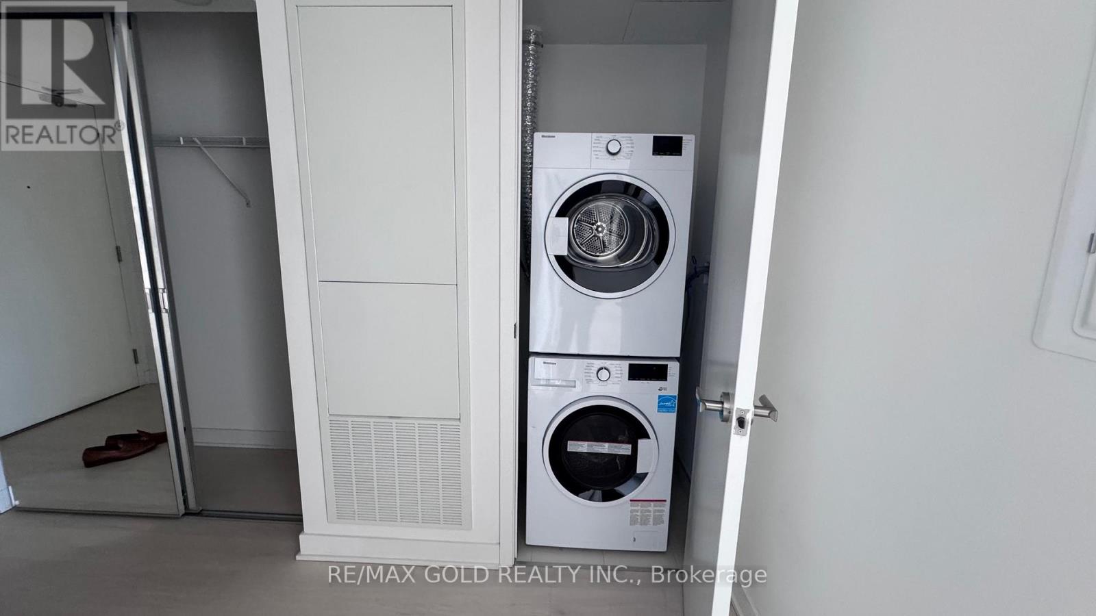 4506 - 3900 Confederation Parkway, Mississauga, Ontario  L5B 0M3 - Photo 9 - W12688632