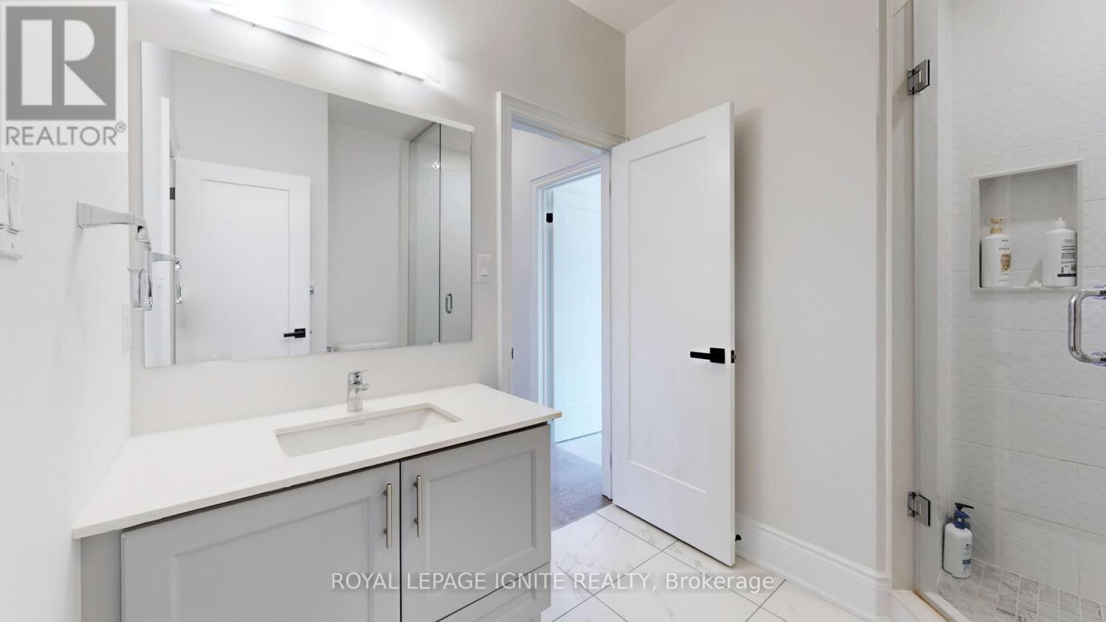 Main & Second Flr - 30 Duxbury Road, Brampton, Ontario  L6R 4E3 - Photo 17 - W12689132