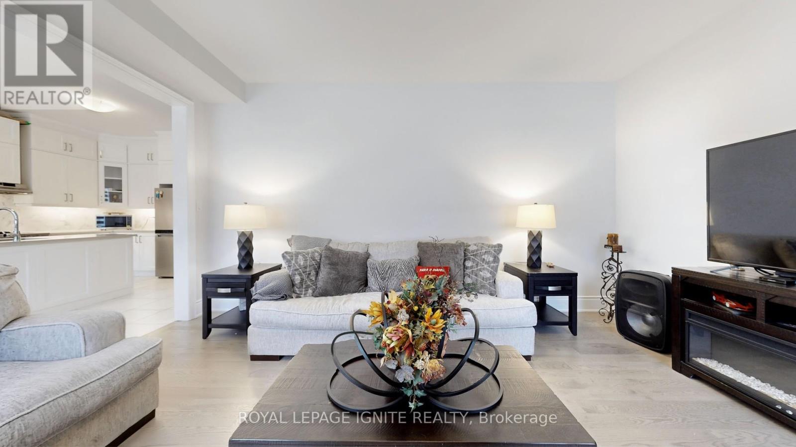 Main & Second Flr - 30 Duxbury Road, Brampton, Ontario  L6R 4E3 - Photo 3 - W12689132