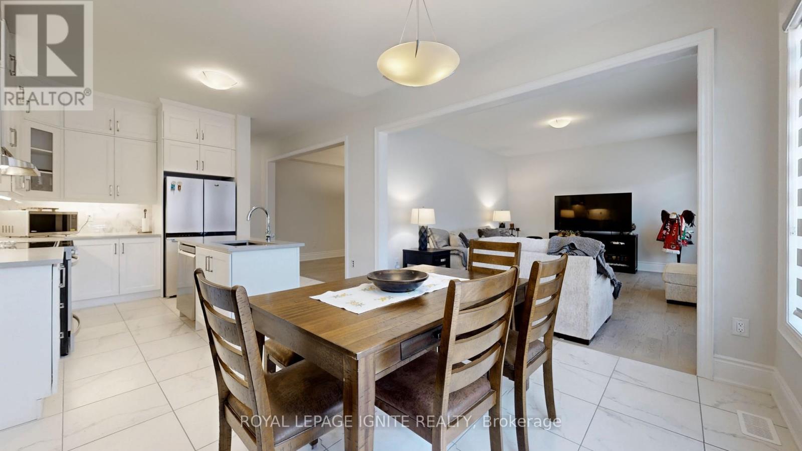 Main & Second Flr - 30 Duxbury Road, Brampton, Ontario  L6R 4E3 - Photo 9 - W12689132