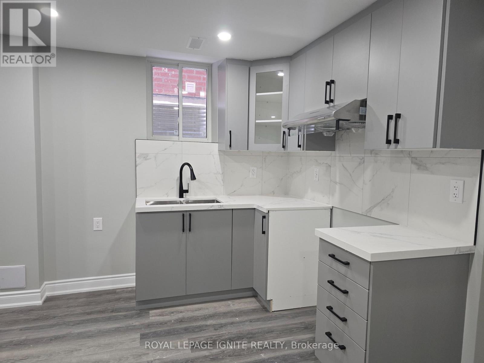 30 Duxbury Road, Brampton, Ontario  L6R 4E3 - Photo 33 - W12689146