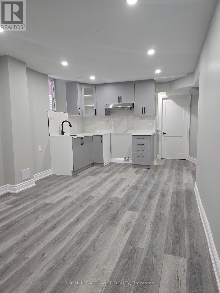 30 Duxbury Road, Brampton, Ontario  L6R 4E3 - Photo 34 - W12689146