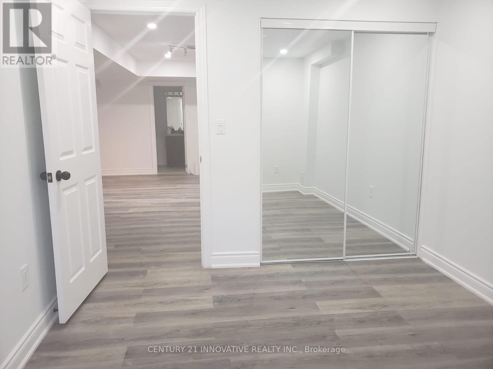 700 Megson Terrace, Milton, Ontario  L9T 7H3 - Photo 2 - W12689148