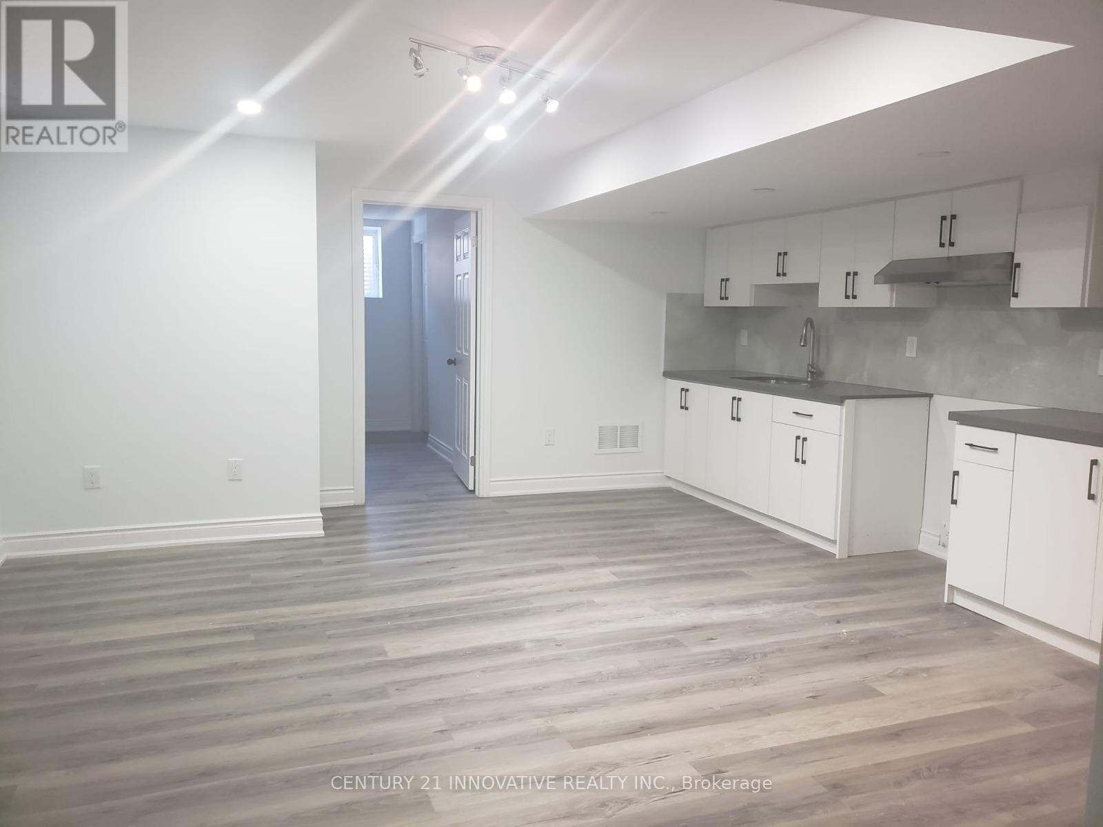 700 Megson Terrace, Milton, Ontario  L9T 7H3 - Photo 3 - W12689148