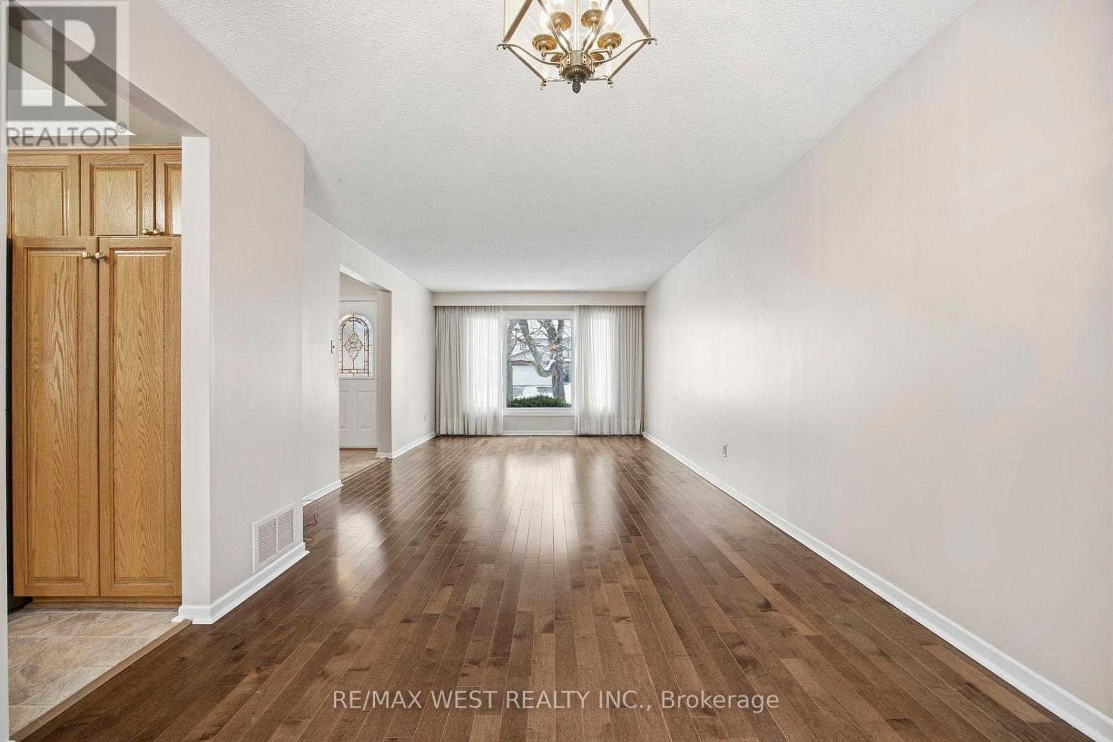 7350 Bendigo Circle, Mississauga, Ontario  L5N 1Z5 - Photo 7 - W12689160