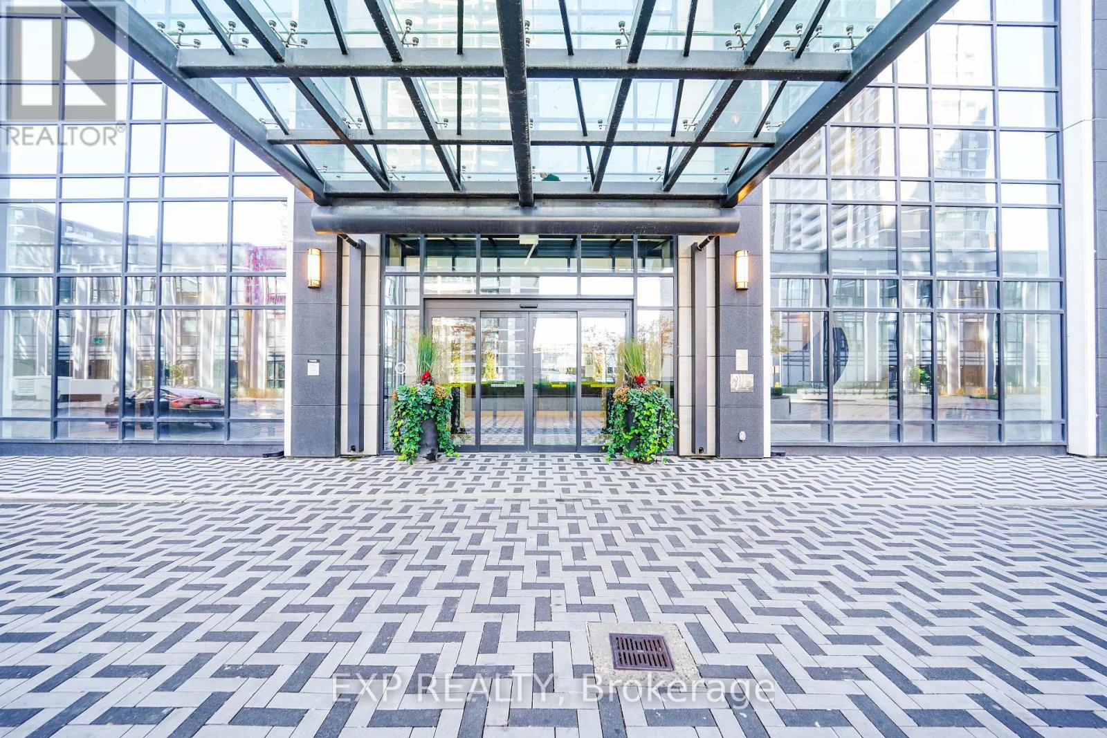 308a - 7 Mabelle Avenue, Toronto, Ontario  M9A 4X7 - Photo 2 - W12689174