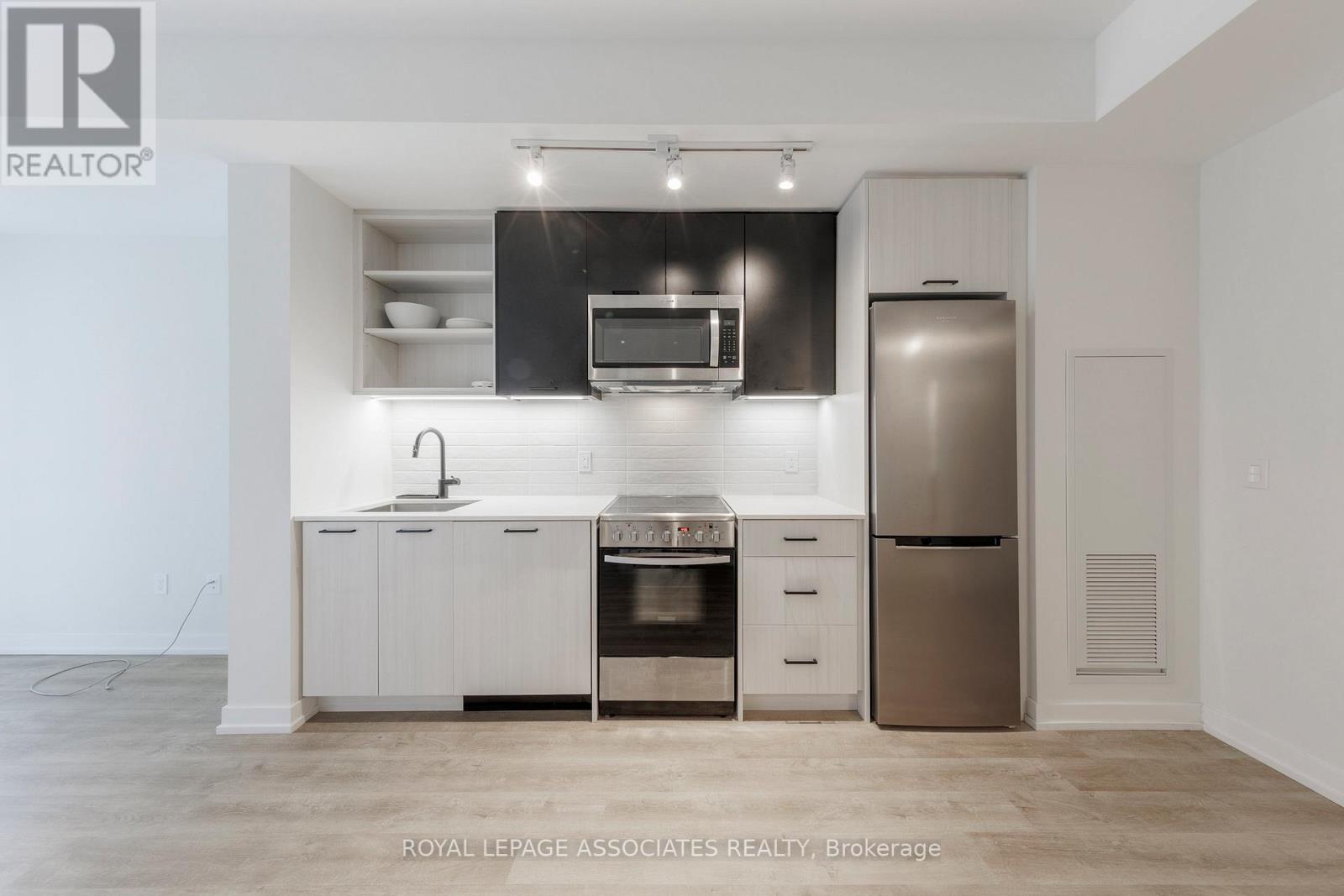 314 - 2300 St Clair Avenue, Toronto, Ontario  M6N 1K8 - Photo 13 - W12689206