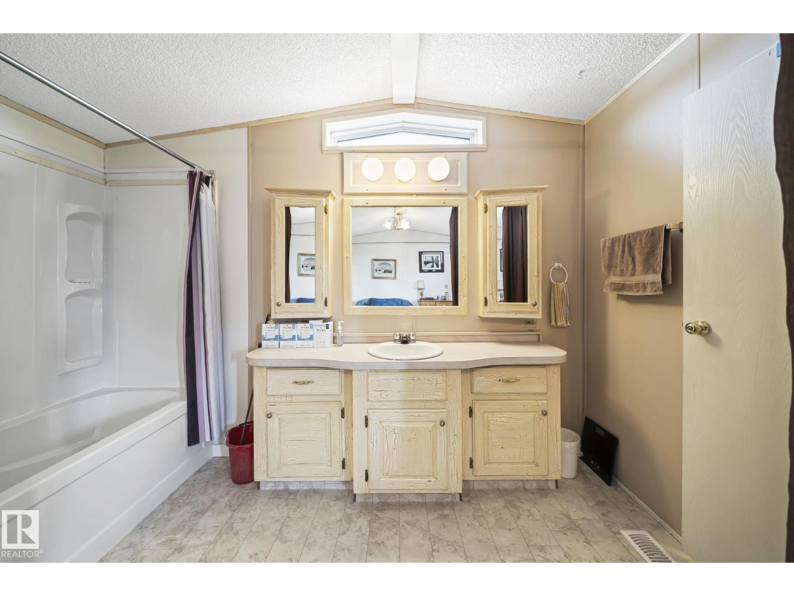 39 Norby Cr, Red Deer, Alberta  T4P 2C5 - Photo 7 - E4469805