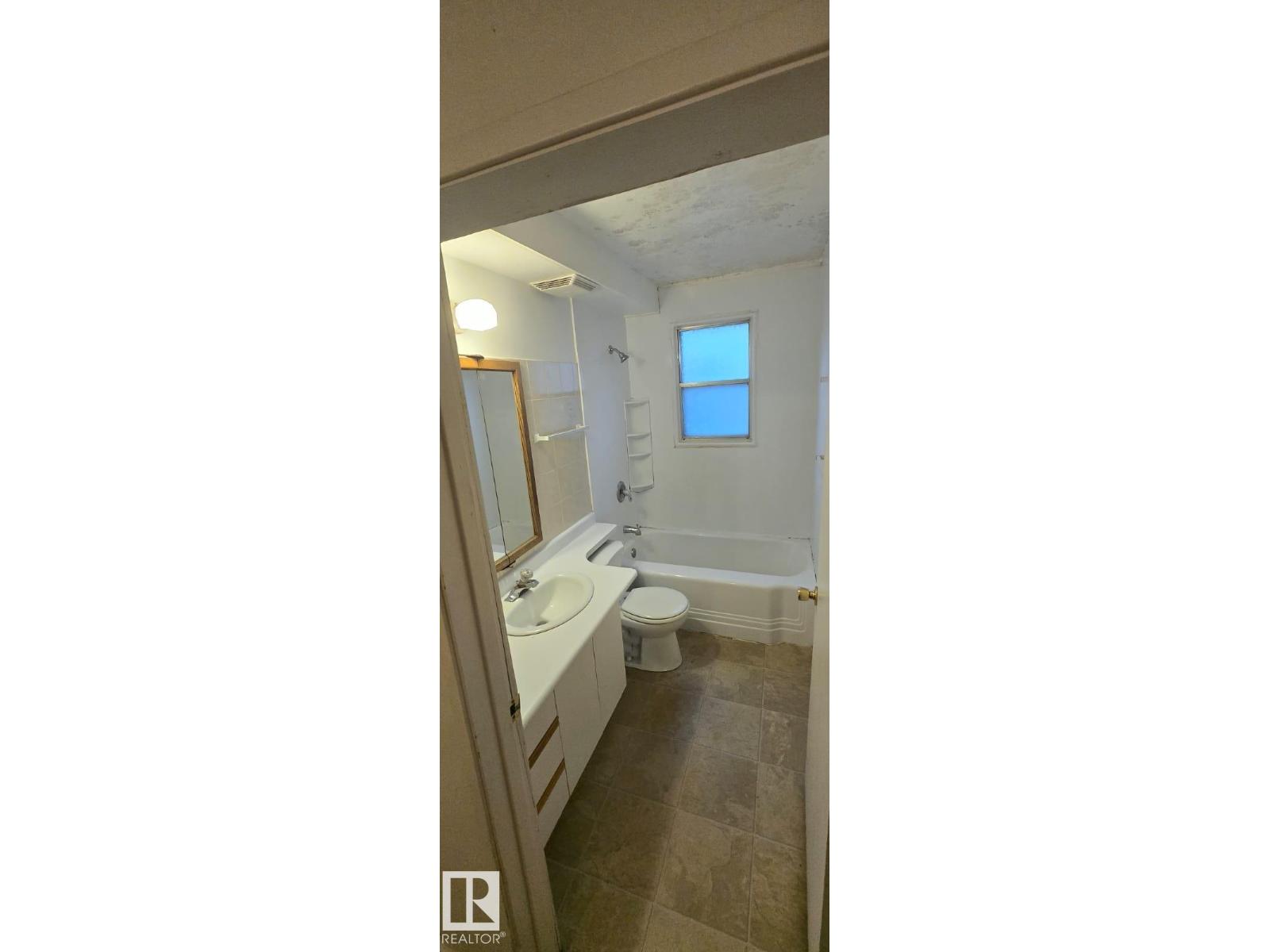 11234 71 Av Nw Nw, Edmonton, Alberta  T6G 0A6 - Photo 3 - E4469806