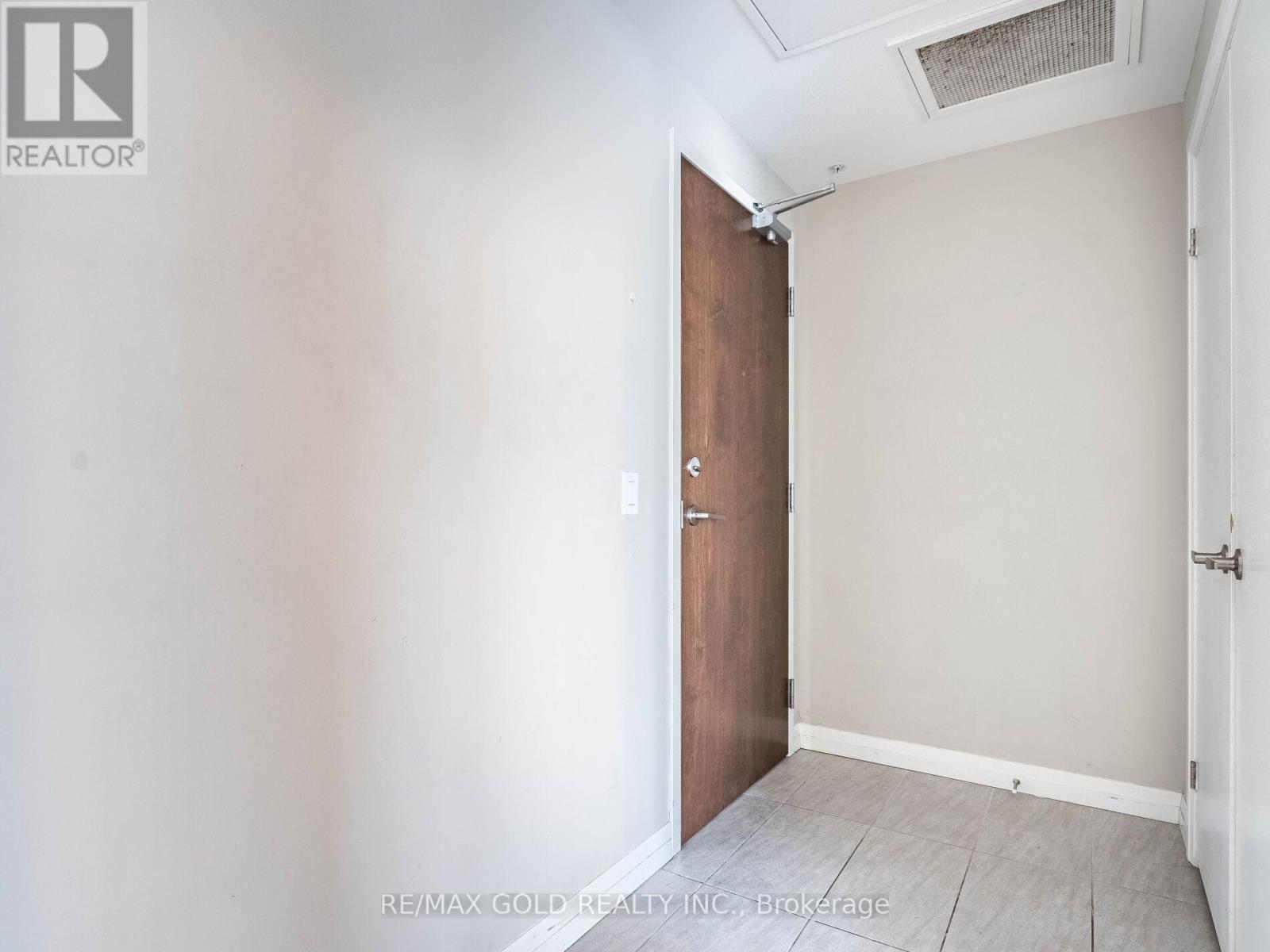 1011 - 108 Garment Street, Kitchener, Ontario  N2G 0E2 - Photo 8 - X12689082