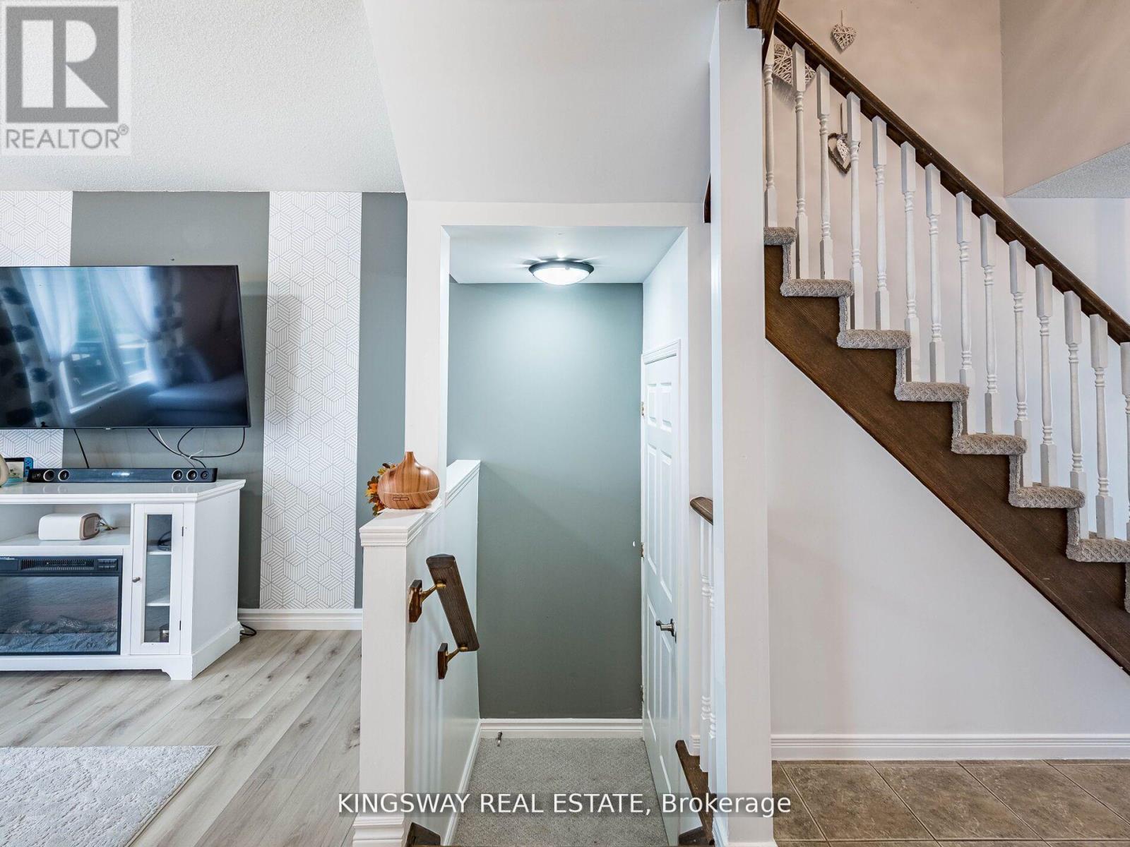 278 Southbrook Drive, Hamilton, Ontario  L0R 1C0 - Photo 37 - X12689108