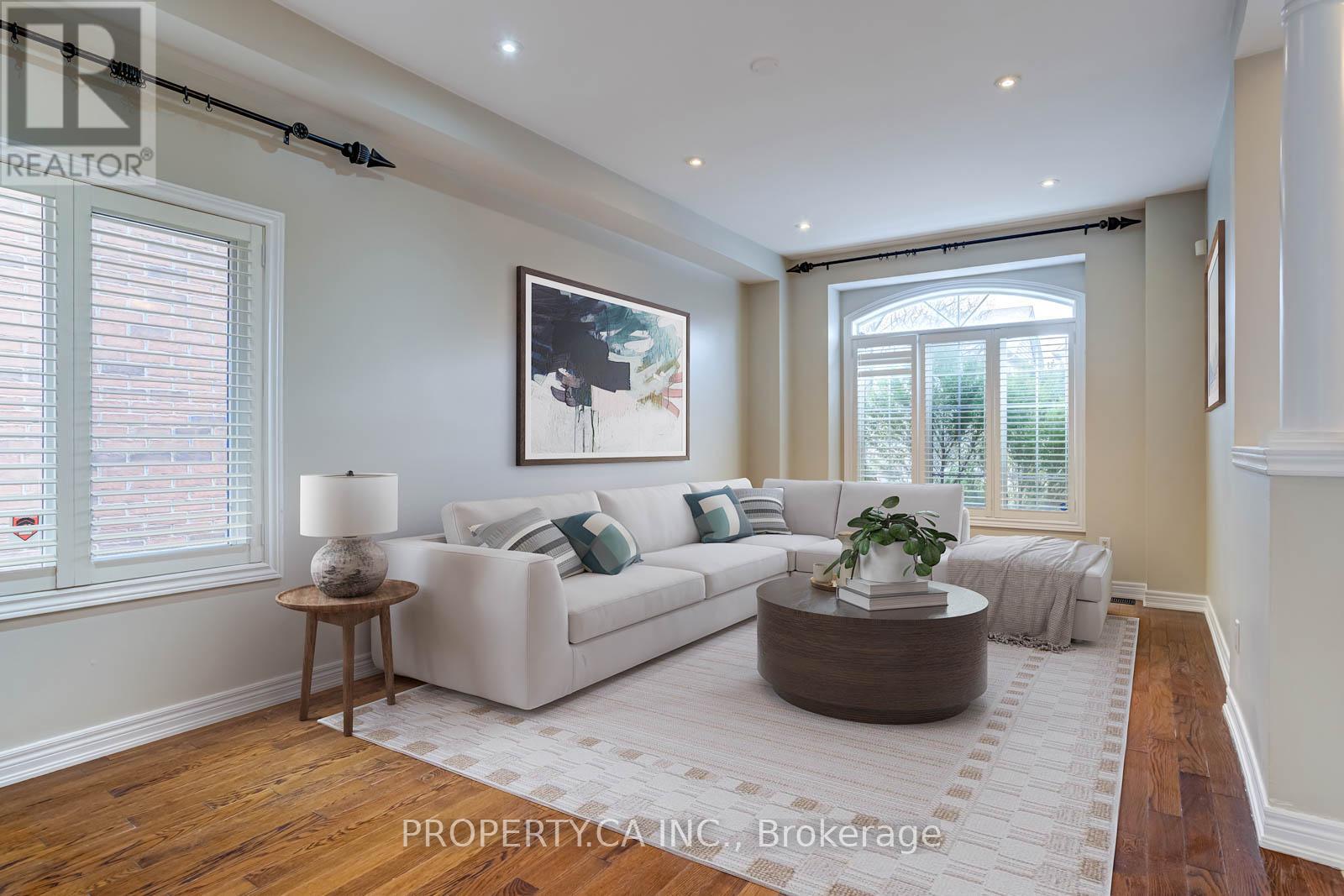 23 Panorama Way, Hamilton, Ontario  L8E 6C6 - Photo 3 - X12689210