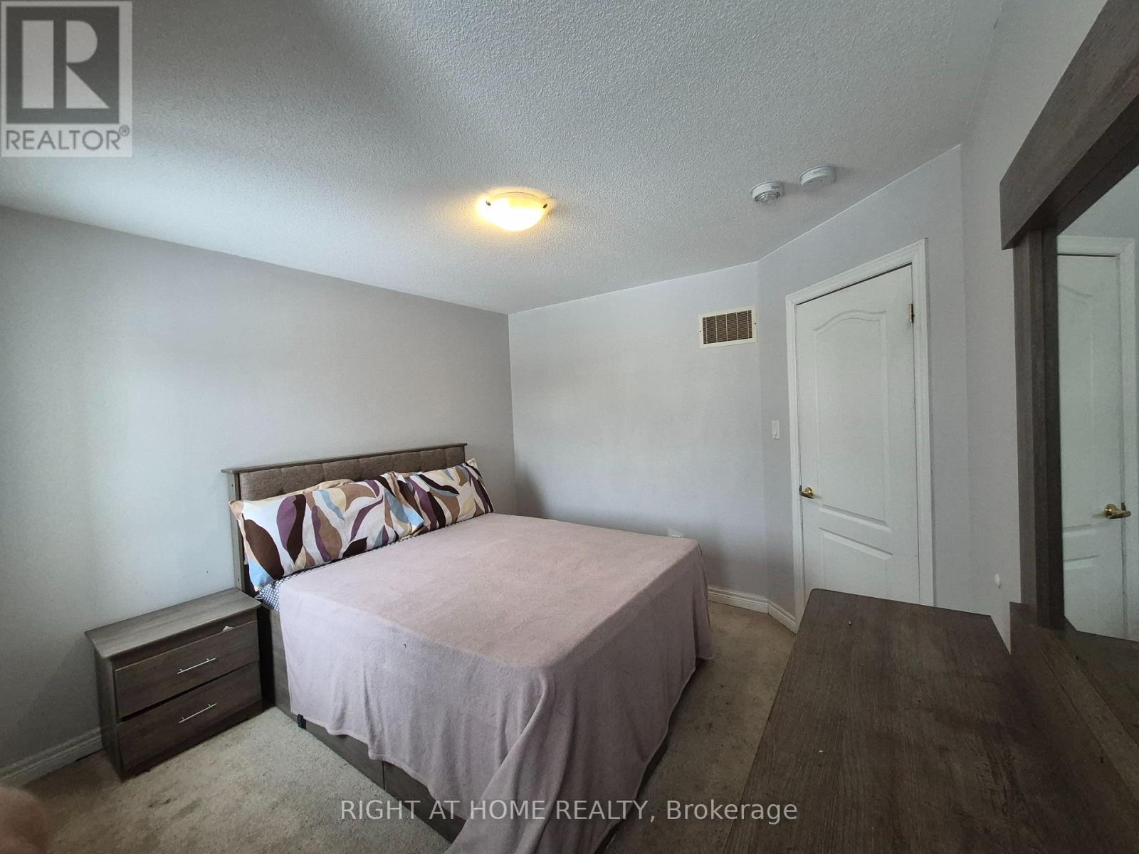 57 Sasco Way, Essa, Ontario  L3W 0C8 - Photo 32 - N12689182