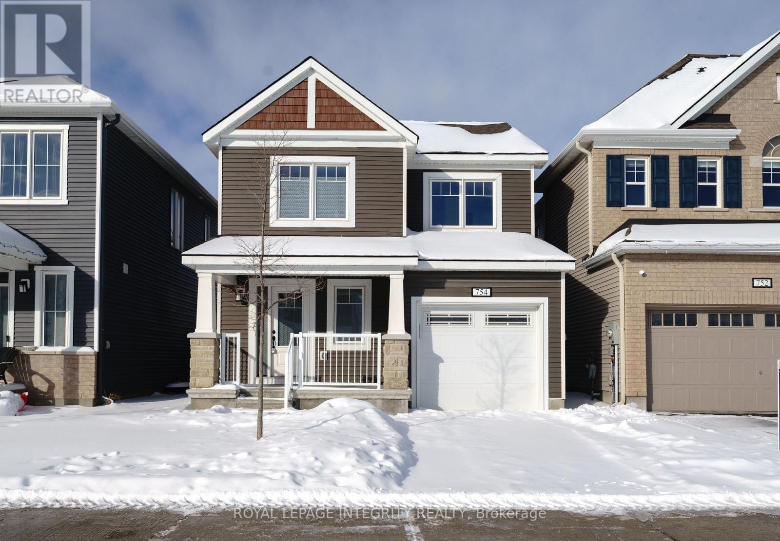 754 DERREEN AVENUE, Ottawa, Ontario