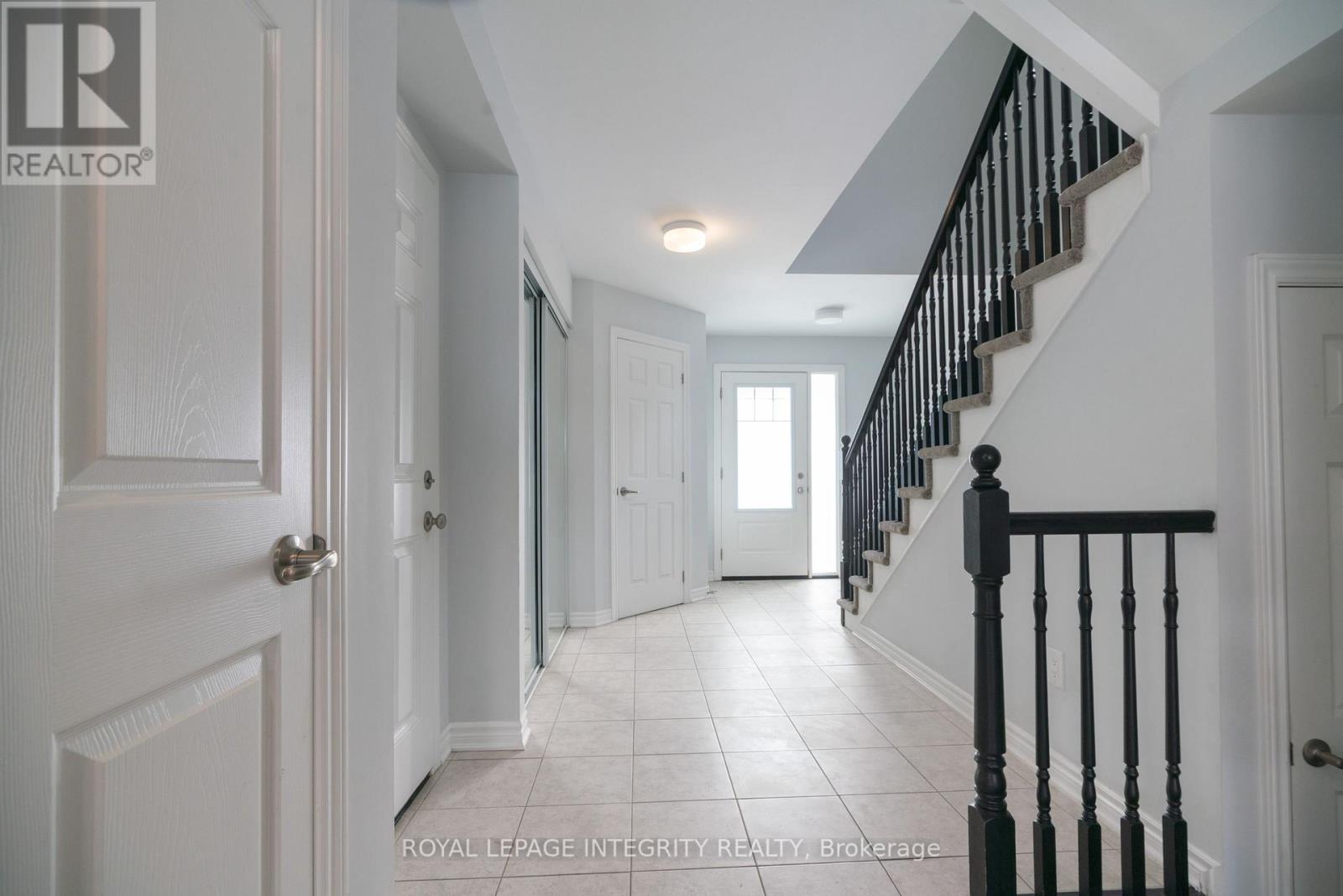 754 Derreen Avenue, Ottawa, Ontario K2S 2Y9 - Photo 2 - X12689274