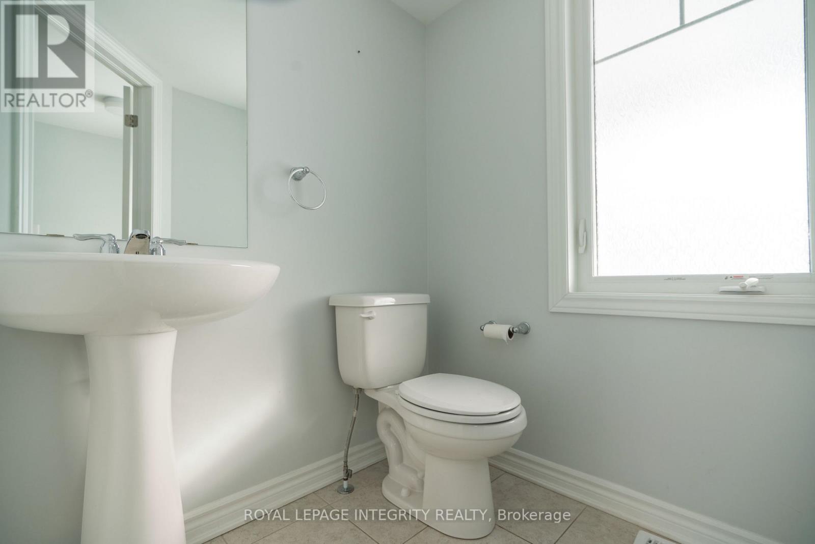 754 Derreen Avenue, Ottawa, Ontario K2S 2Y9 - Photo 8 - X12689274