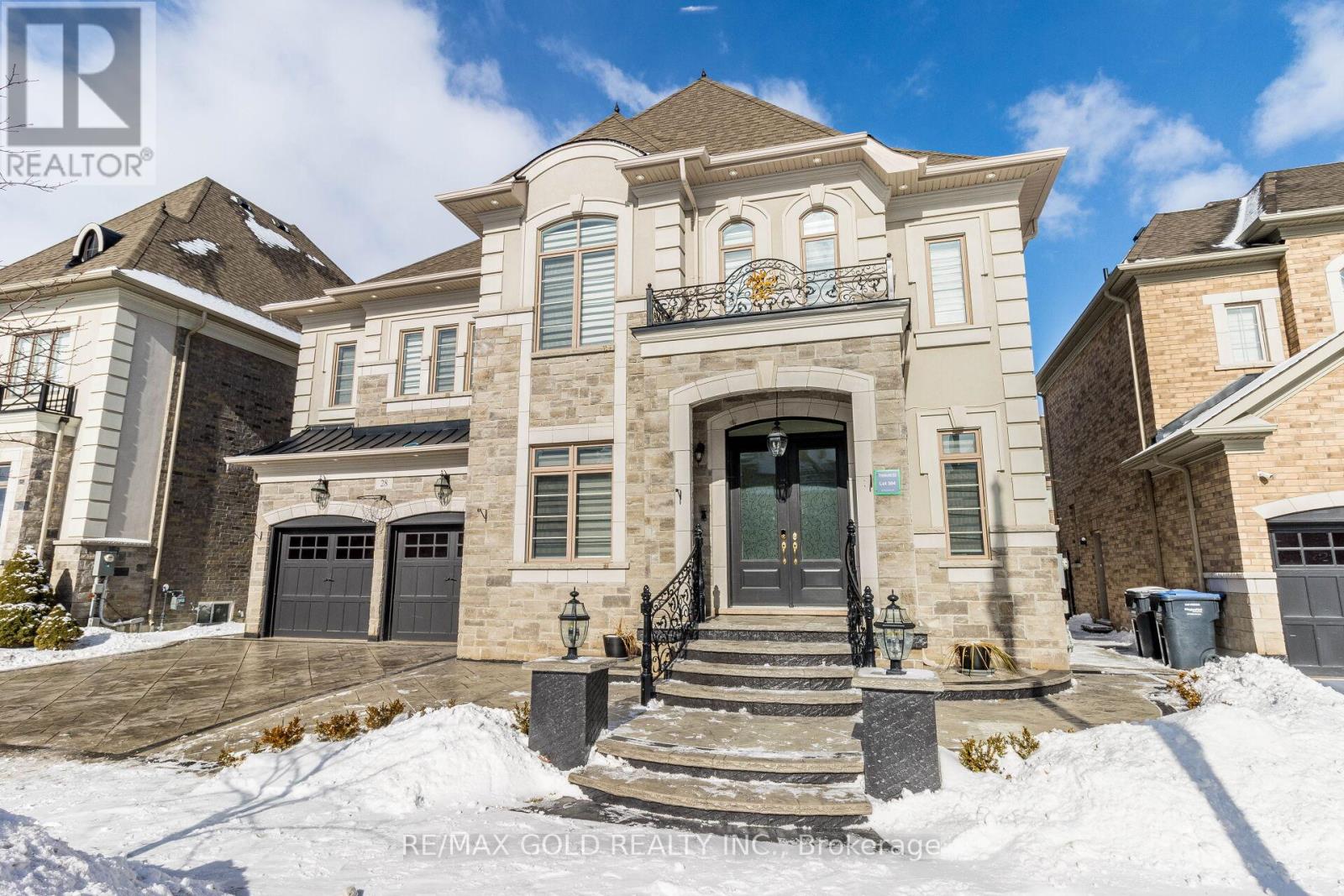 28 Cloverhaven Road, Brampton, Ontario  L6P 4E4 - Photo 3 - W12688788