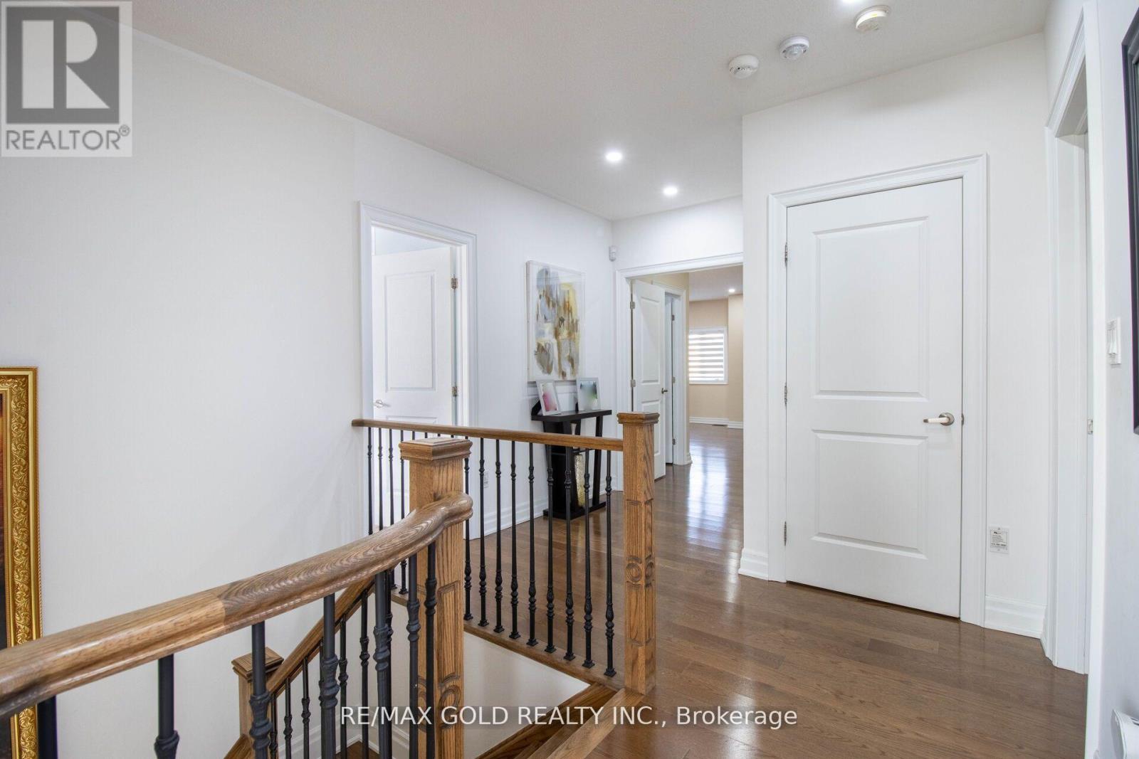 28 Cloverhaven Road, Brampton, Ontario  L6P 4E4 - Photo 28 - W12688788