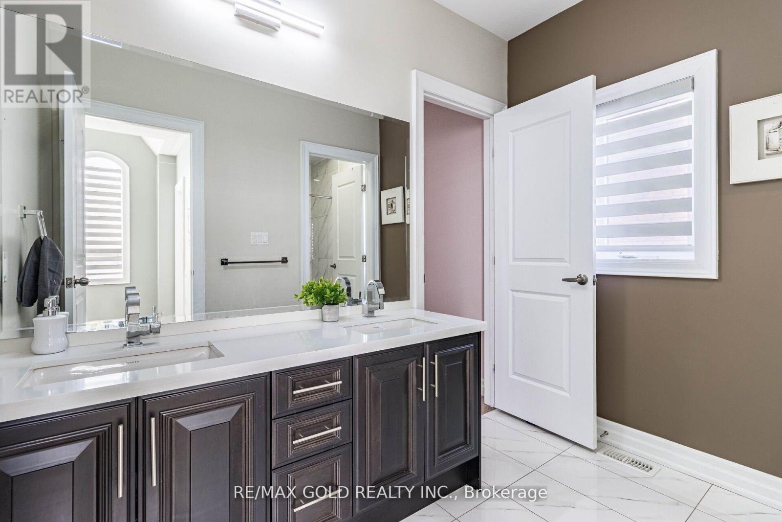 28 Cloverhaven Road, Brampton, Ontario  L6P 4E4 - Photo 38 - W12688788