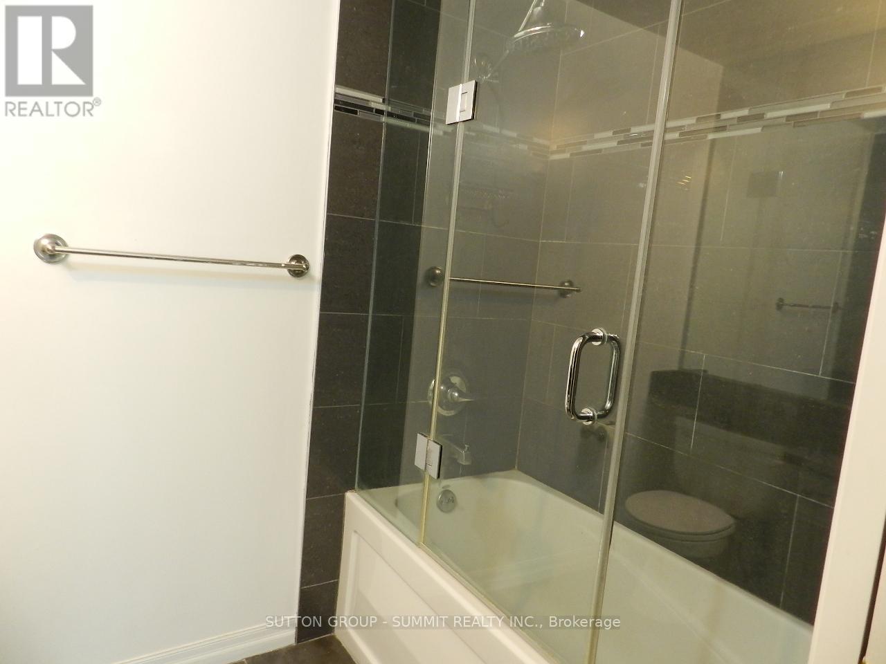 2110 - 3939 Duke Of York Boulevard, Mississauga, Ontario  L5B 4N2 - Photo 12 - W12676004