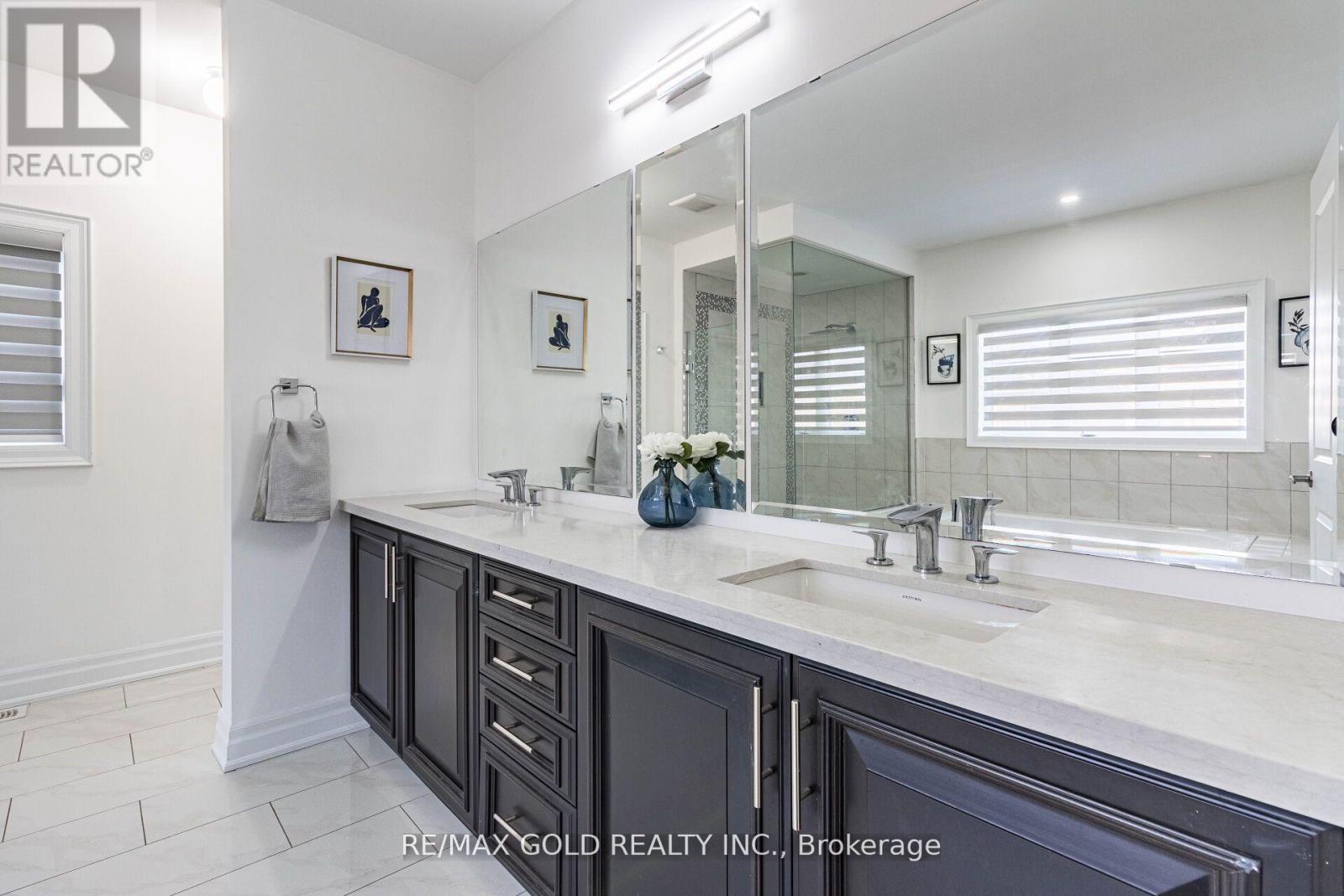 28 Cloverhaven Road, Brampton, Ontario  L6P 4E4 - Photo 33 - W12688788