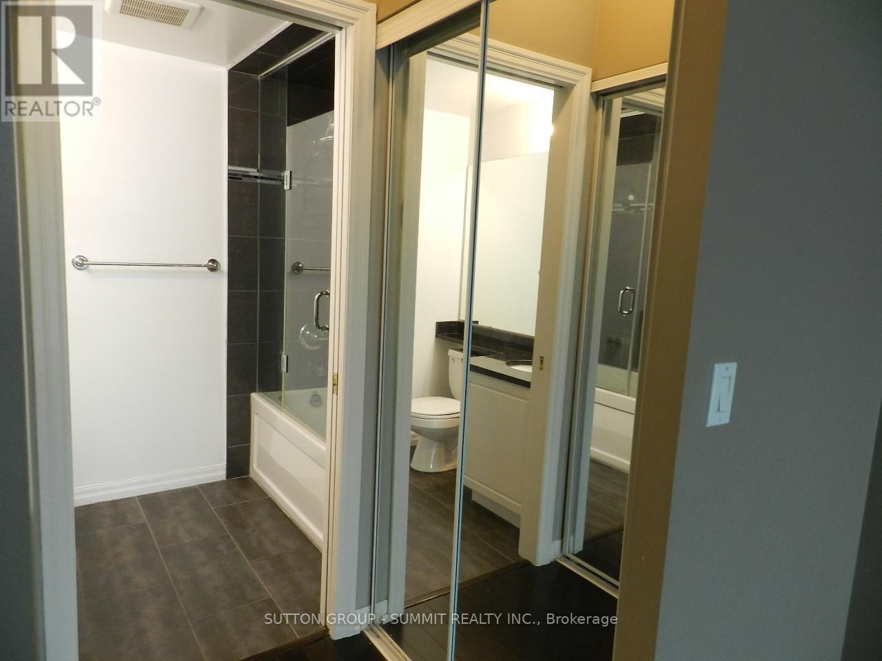 2110 - 3939 Duke Of York Boulevard, Mississauga, Ontario  L5B 4N2 - Photo 11 - W12675978