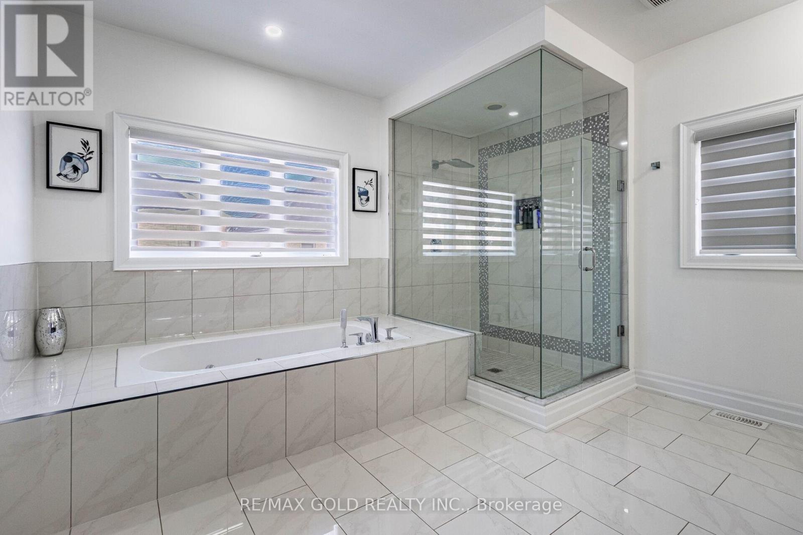 28 Cloverhaven Road, Brampton, Ontario  L6P 4E4 - Photo 34 - W12688788