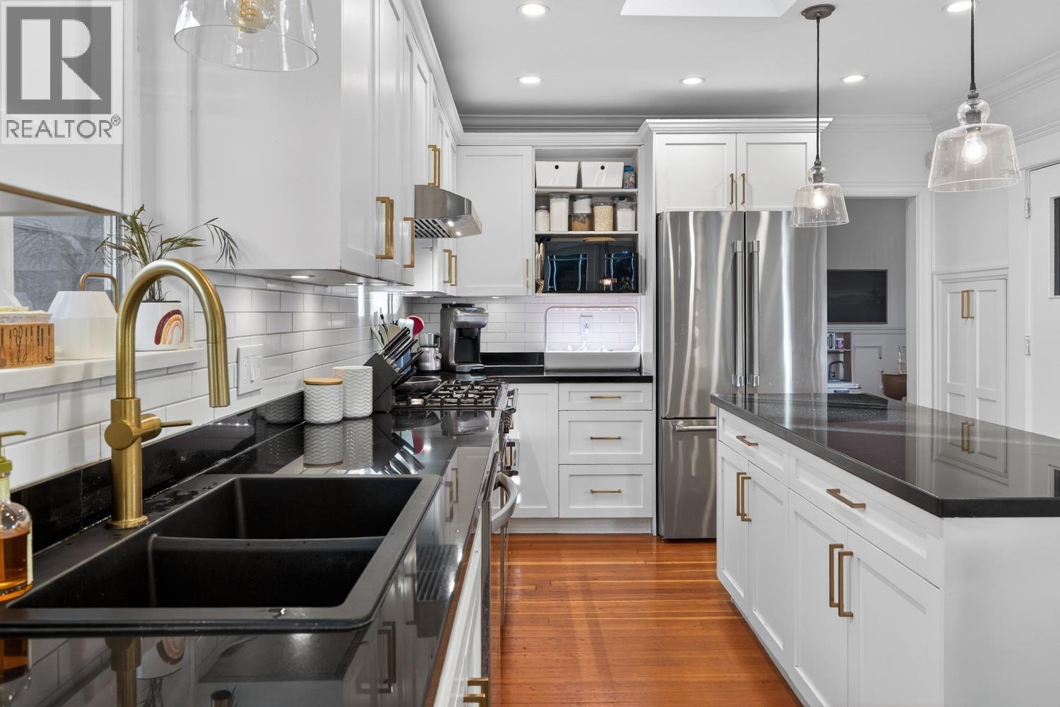 4387 St. George Street, Vancouver, British Columbia  V5V 4A3 - Photo 7 - R3078489